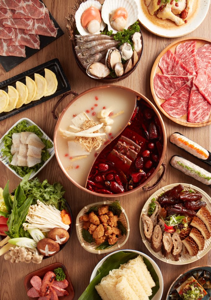 情人節訂位last call: 犇殿⼆⼈火鍋套餐 $898!  任食M9和⽜+⽇本和⽜⼼形蛋糕