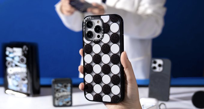 CASETiFY X OREO推出全新限量聯乘系列！超可愛OREO磁力無線充電器、防摔竹纖手機保護殼等（附購買連結）
