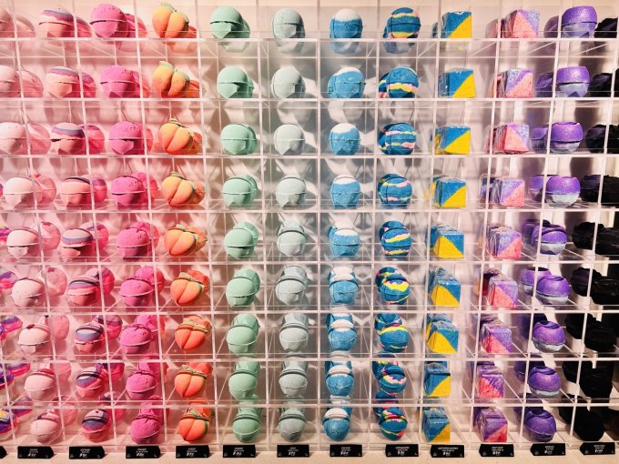 Lush推出超可愛月餅Bath Bomb！K11 Art Mall分店有售期間限定中秋月餅汽泡彈+Barbie聯乘系列即將上架門市