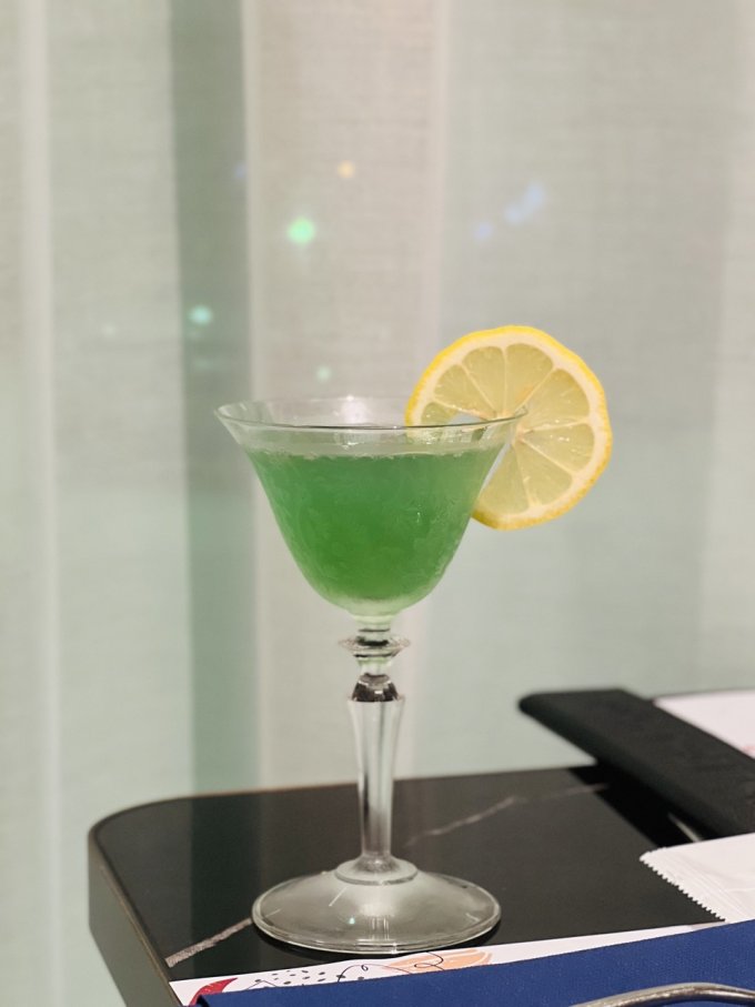 沙田美食推介｜必食外脆內嫩原隻蒜香玉米雞、視覺味覺有驚喜變奏版Tiramisu等2+2 café & bar新菜單