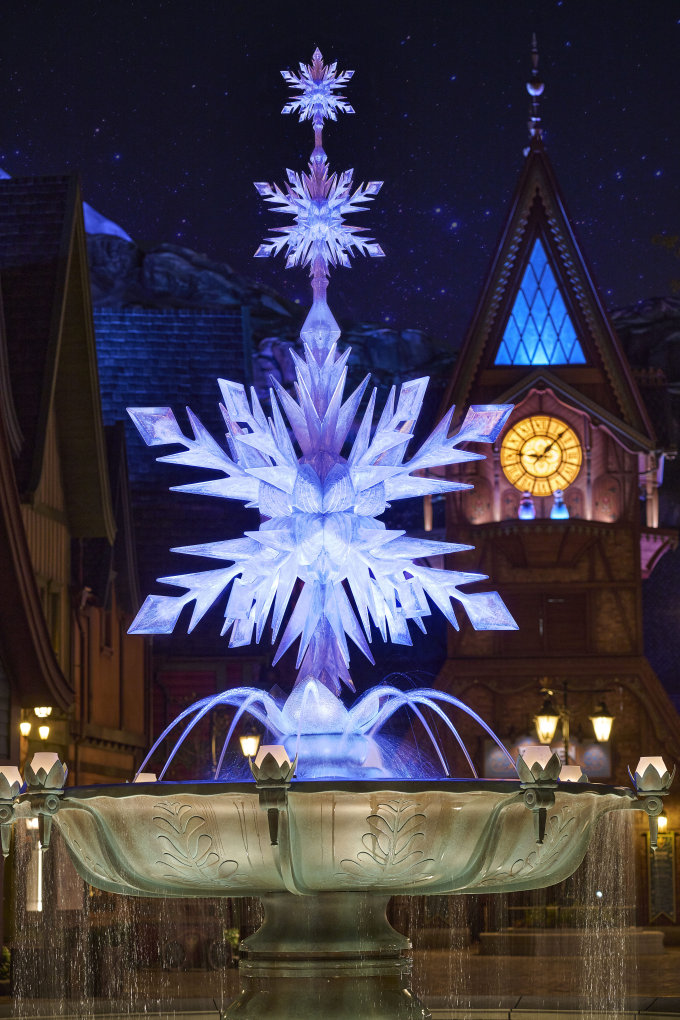 香港迪士尼樂園《魔雪奇緣》園區攻略！必買限定頭箍、必玩飄雪體驗＋進入 Elsa 冰雪皇宮