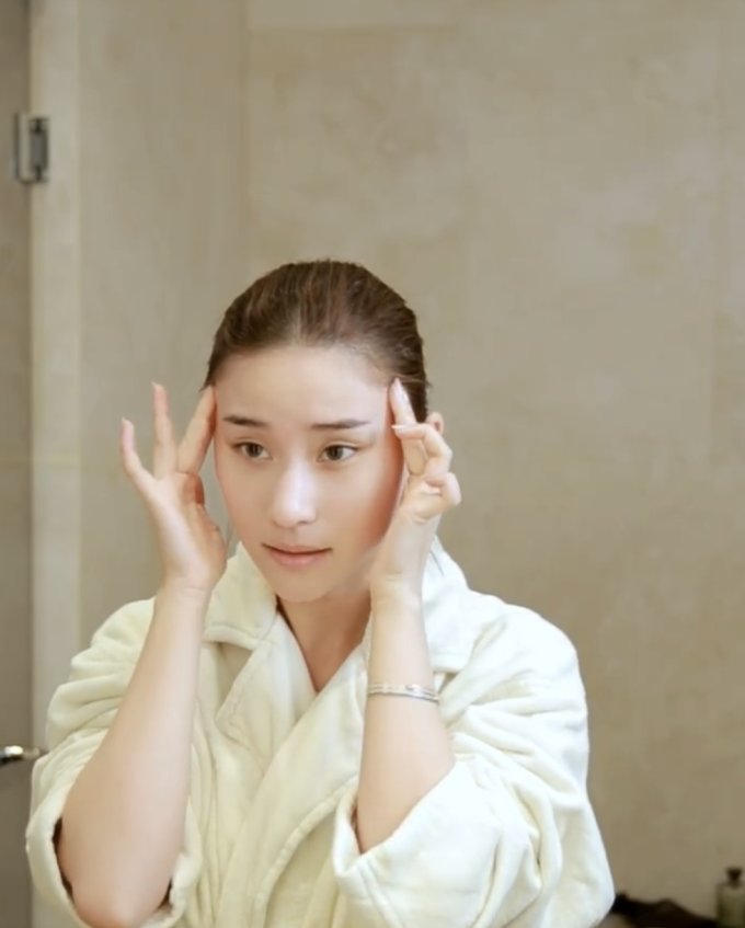 乾皮、敏感肌必學！「最美千金」何超蓮日常美白抗老護膚貼士＋鎮靜減淡細紋好物推介（附網購連結）