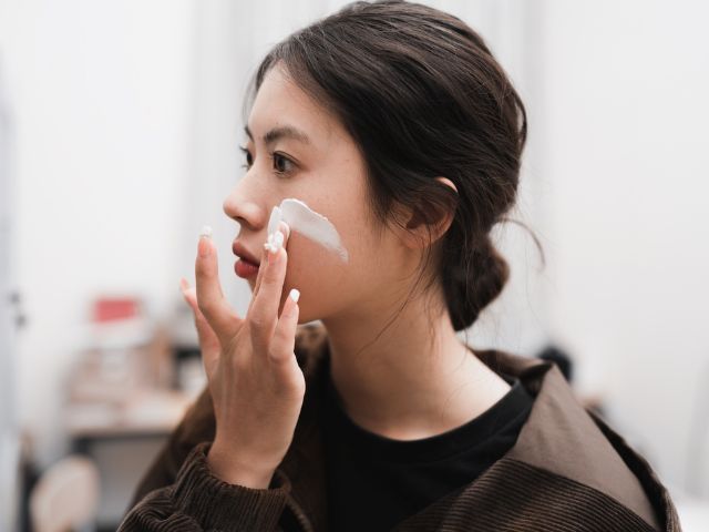 物理防曬推薦2024｜物理性防曬好處？物理防曬乳/防曬粉/防曬棒推薦